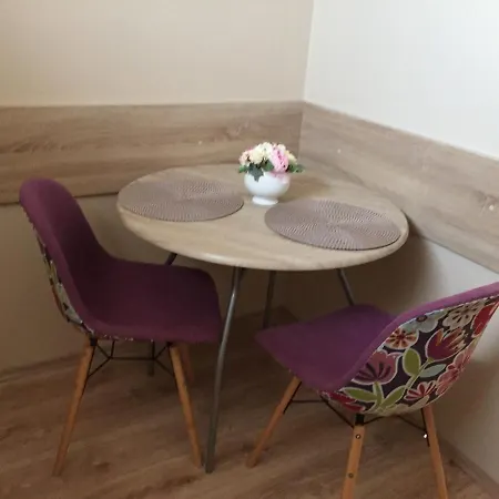 Family Apartmanhaz Apartment *